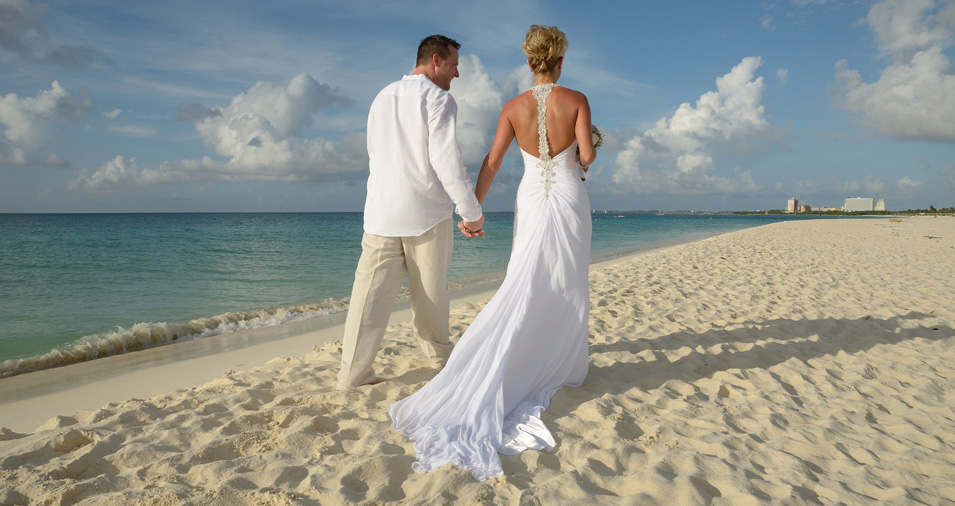 Aruba beach wedding ceremony