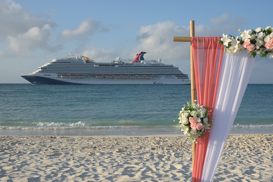 Cruise ship visiting Aruba with a beach ceremony
