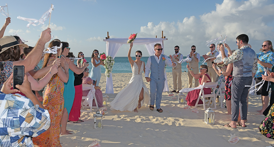 Eagle beach Aruba ceremony by Dream Wedings Aruba